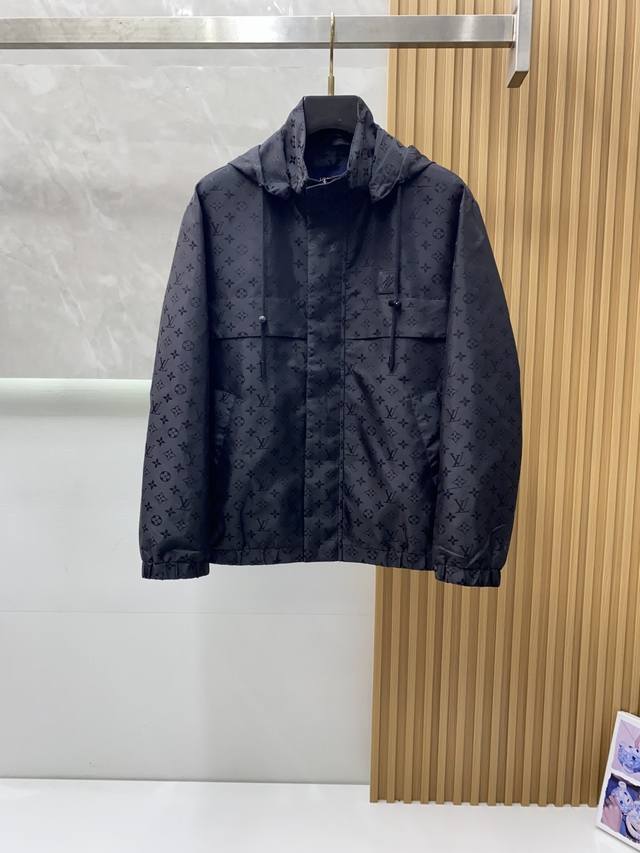 LV Louis Vuitton's latest 25Ss jacket features a stylish and stylish design! A v