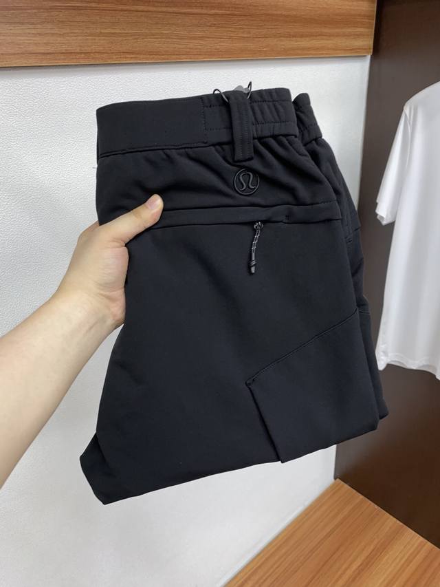 Lulu's 2025 Fall/Winter custom casual pants feature a clean, crisp cut and a dis