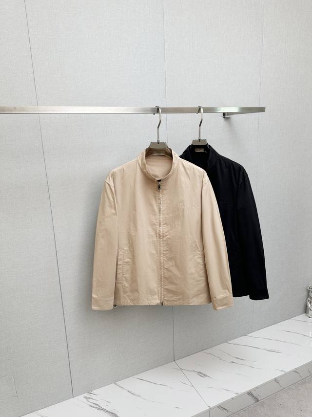 Dior 2025Ss New Jacket This newly designed jacket reinterprets a classic piece.