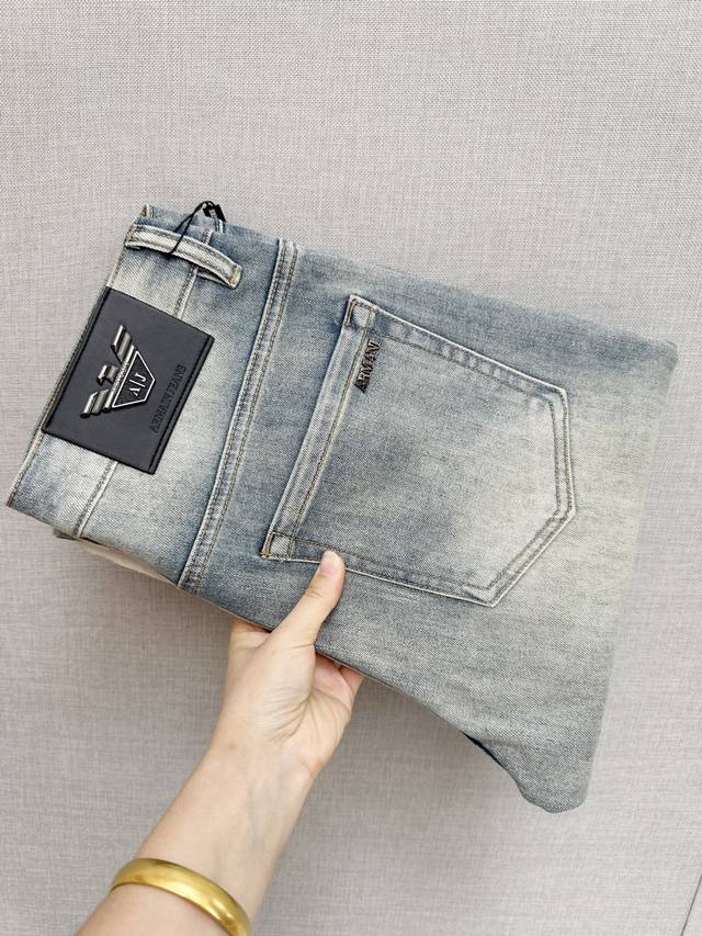 Available simultaneously on Amani's official website and counters. This is a pa