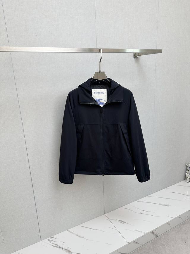 Burb's new hooded jacket is available on the official website. High-end custom-m