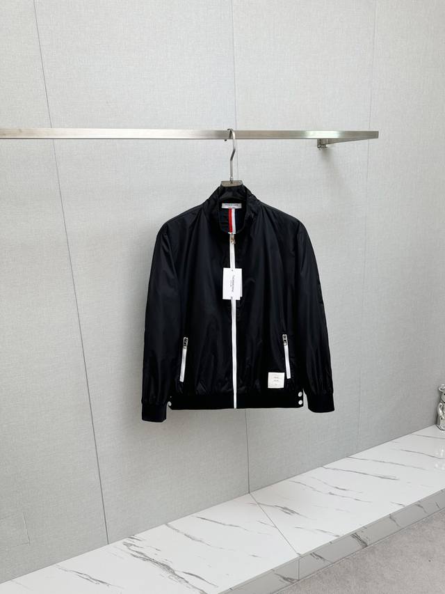 Tb New jackets and coats are available on the official website. High-end custom-