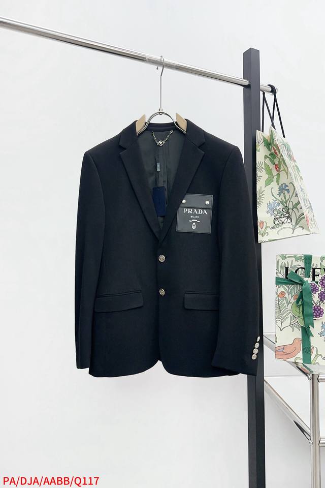 Q117 pa Prada 2025 new suit jacket, stylish and handsome, simple and versatile s