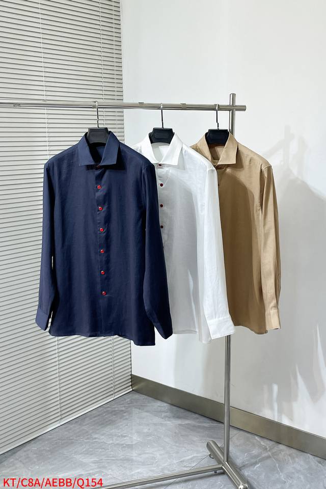 Q154 Kt Kiton. Linen, the answer to lazy chic, Kiton, a hot luxury brand. Breath