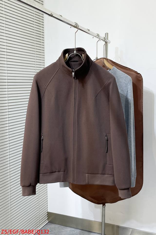 Q132 Zs Zegna's latest classic piece from the Fall/Winter 2025 collection is und