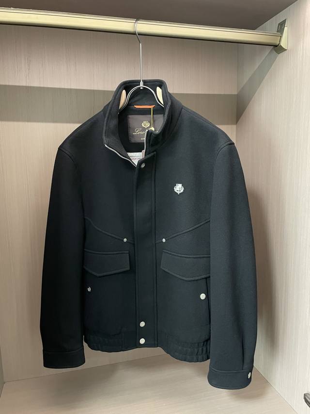 Lp2570 This new fall/winter jacket features a clean, elegant black color scheme.