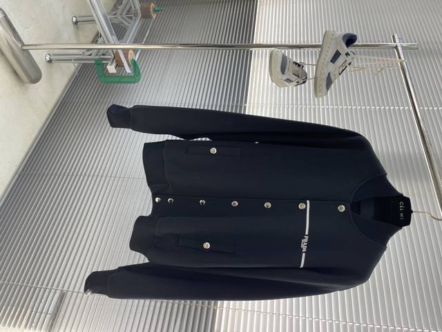 prad 25Fw new baseball jacket, this baseball jacket is made of 100% imported cot