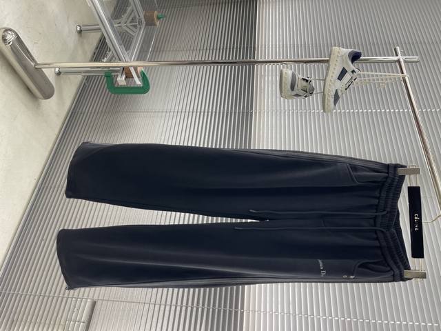 Dio 25Fw new model, logo letter print washed and distressed sweatpants, retro wa