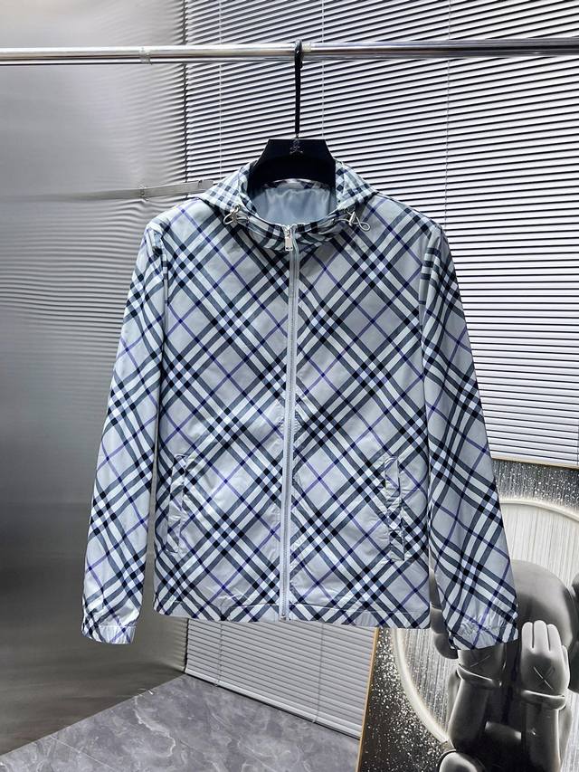 Burberry's new 2025 hooded jacket, a high-end version! Custom-made fabrics are b