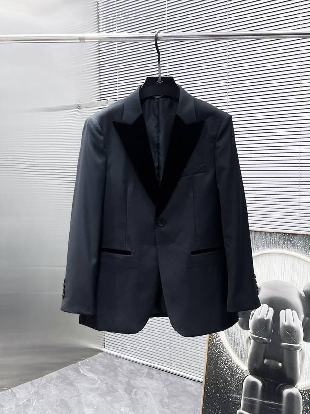 Dior's new spring/fall 2025 suits are high-end! Custom-made fabrics are breathab