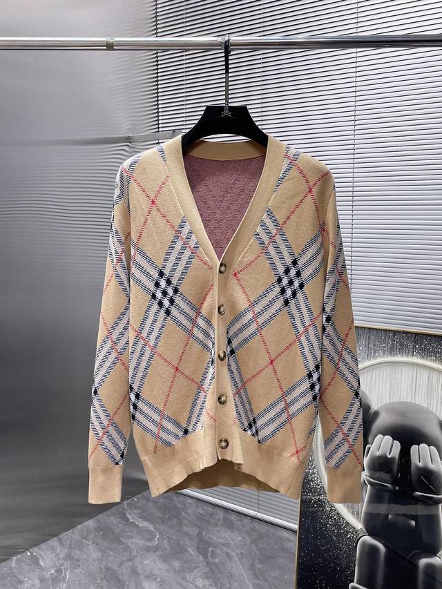 Burberry's new autumn/winter wool blend long-sleeved cardigan sweater is a high-
