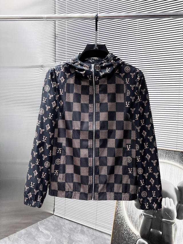 Louis Vuitton's new 2025 hooded jacket, a high-end version! Custom-made fabrics