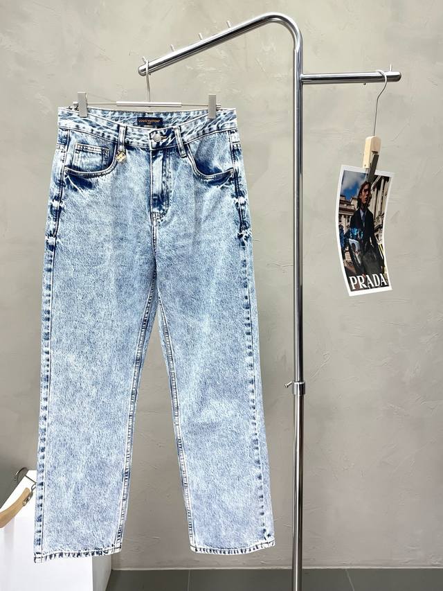 Louis Vuitton exclusive new high-end casual jeans! Custom-made fabrics are brea
