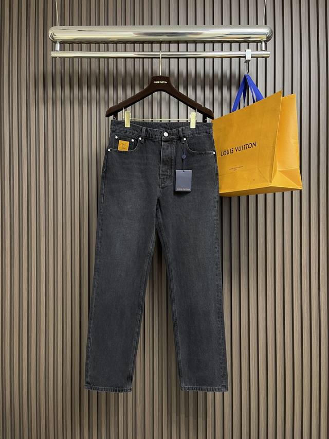 Lv 2025Ss Early Fall new skate jeans. Crafted from Japanese fine denim, these sk