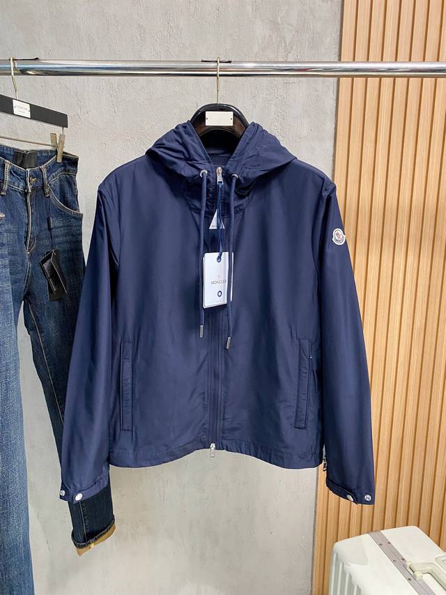 Moncl's new spring styles are arriving soon. Don't hesitate to buy this Moncler