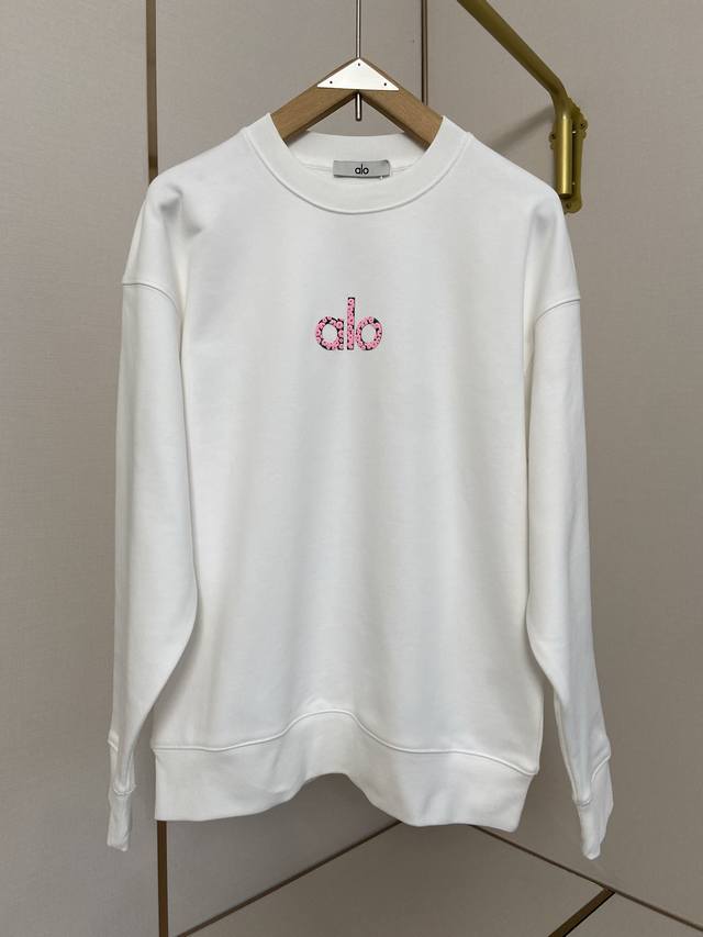 Alo Yoga's latest strawberry donut, featuring flocking and three-dimensional dir