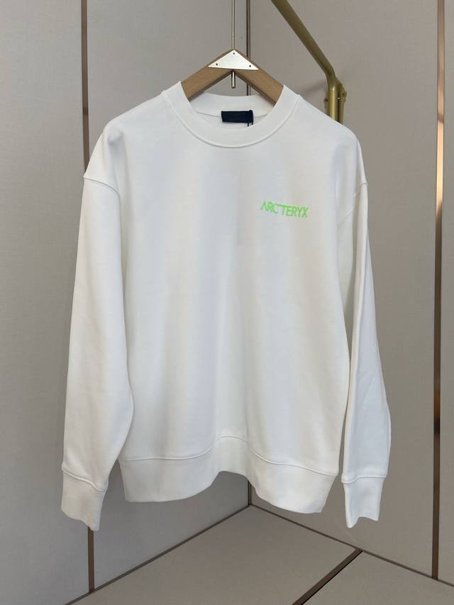 2025 Arc'teryx's latest creation, featuring a large back logo, this 400g cotton