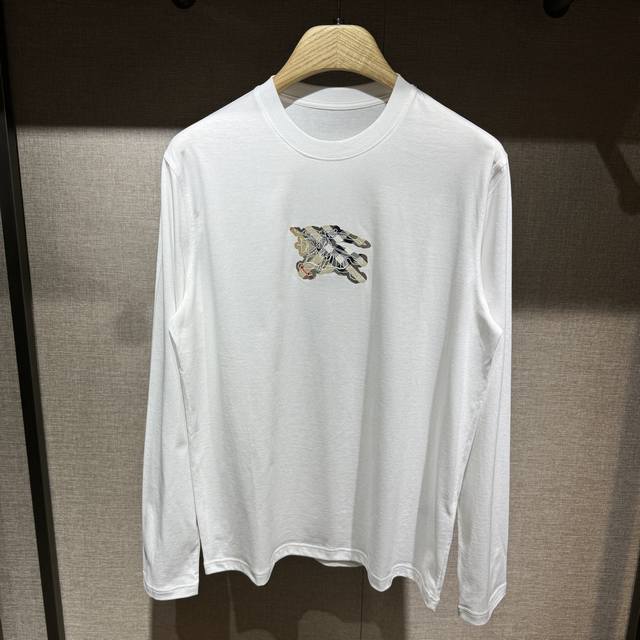 , a long-sleeved cotton T-shirt with BBR logo details. Made from high-quality, c