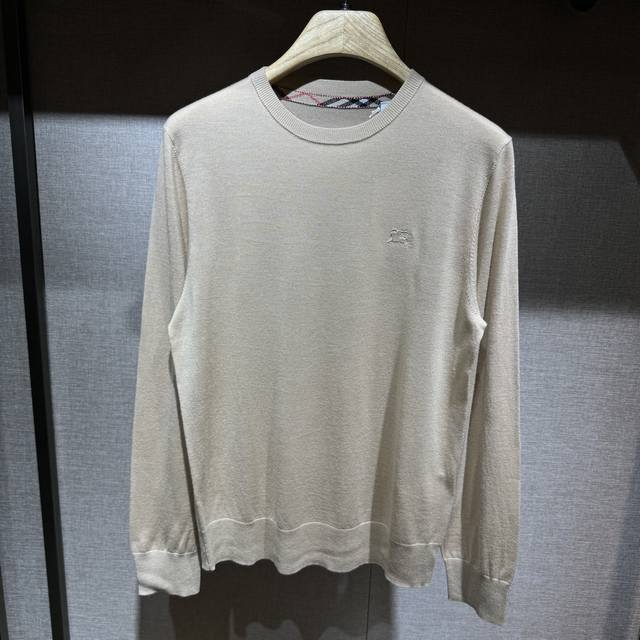 New arrival, BBR worsted wool sweater with logo embroidery details. The fabric
