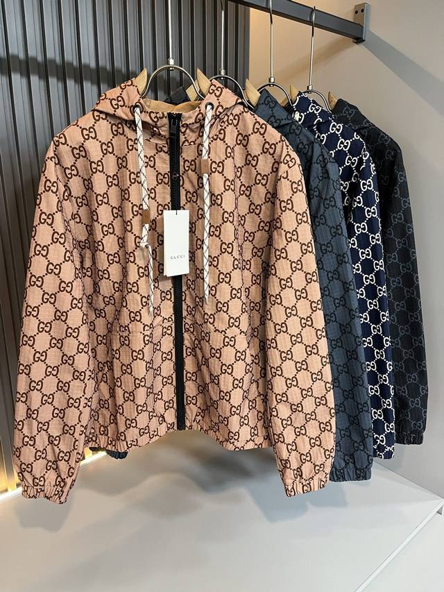 Gucc* Gucc's latest 2025 autumn and winter collection! Unisex jackets, rarely av