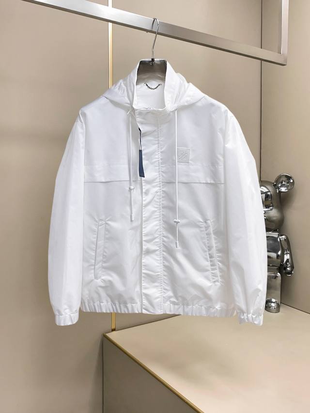 Lv 2025 autumn new casual jacket, the latest fashion casual jacket, fashionable