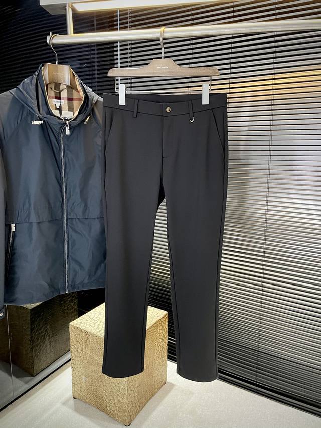 Tom Ford's 2025 Fall/Winter new arrivals are available on the official website.