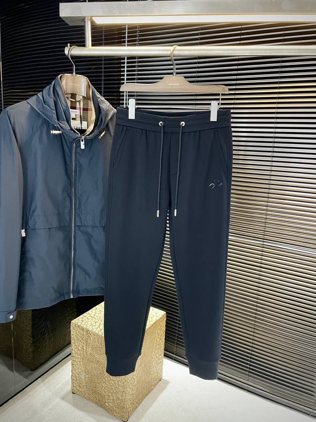Loew's new fall 2025 collection features the latest casual sweatpants from the L