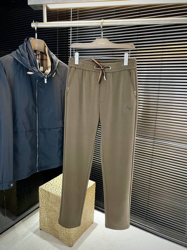Burber's new fall 2025 collection features the latest casual sweatpants from th