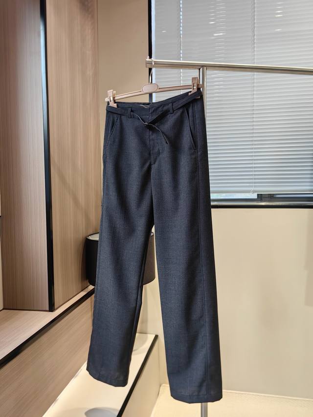 Size: SML Tailored Lace-Up Pants Fabric and Craftsmanship: This pair of trouser