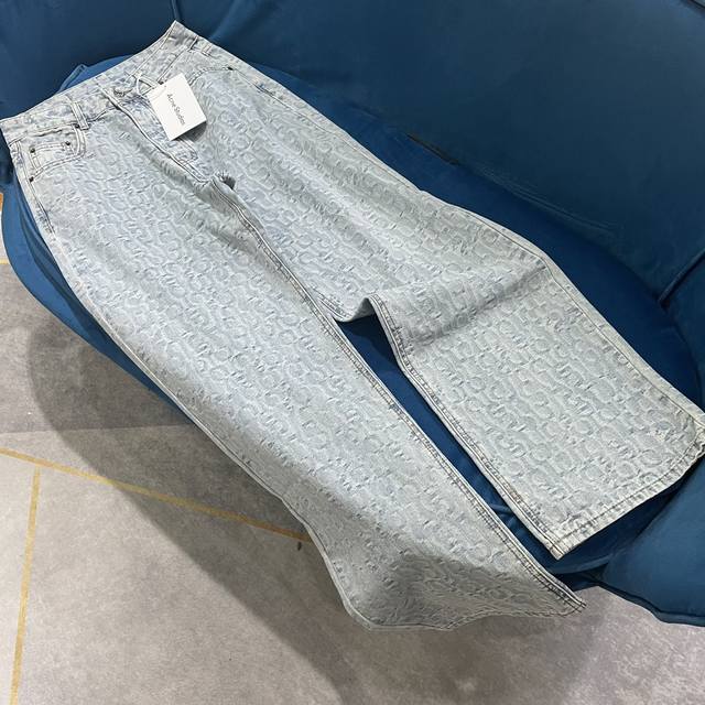 Acne Studio*24 Spring/Summer all-over jacquard denim trousers. The medium-thick,