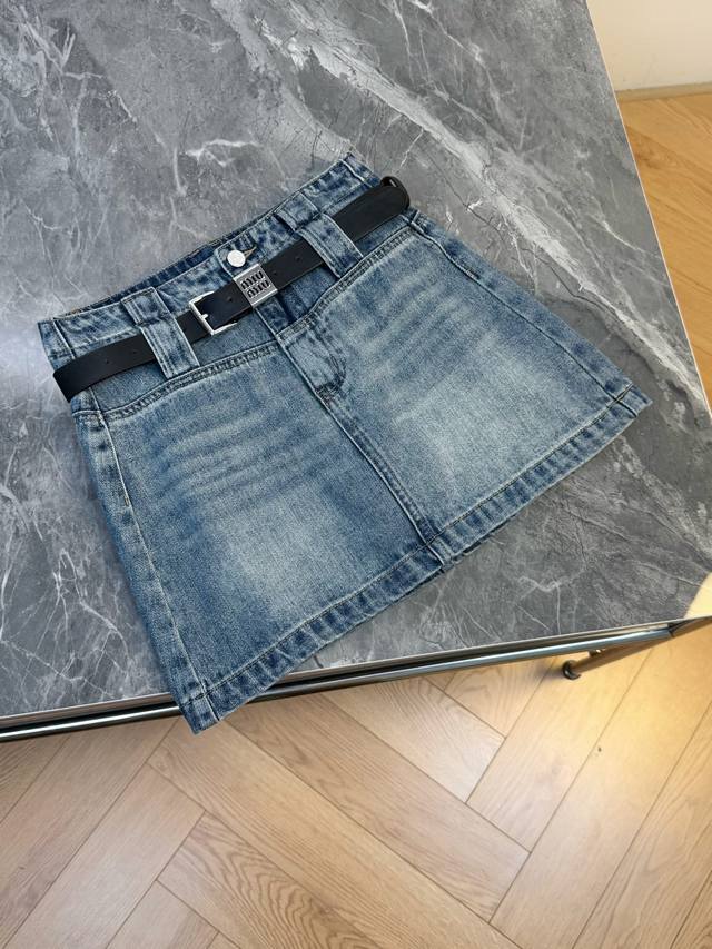 New early autumn model: Mm letter belt denim skirt, customized denim material,
