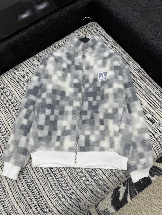 Hot-selling item in stock! Original custom Lv*
