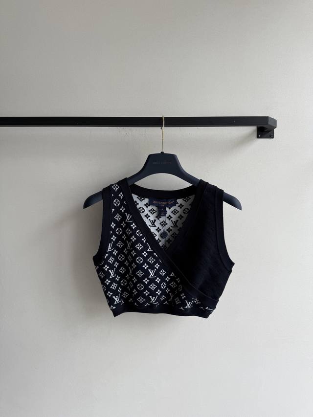 Louisvuitto* The most eye-catching pieces in this sports collection are the tenn