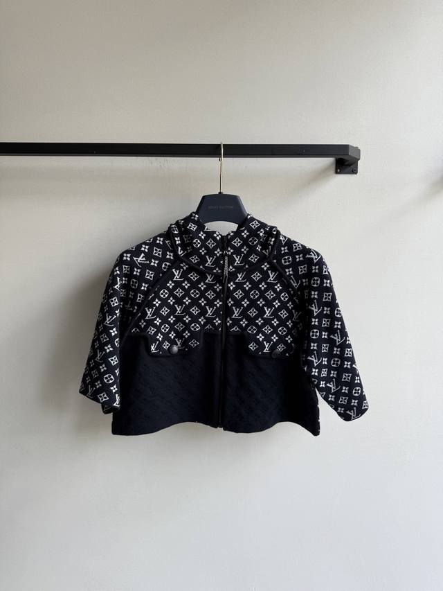 Louisvuitto* New, cropped hoodie SML.