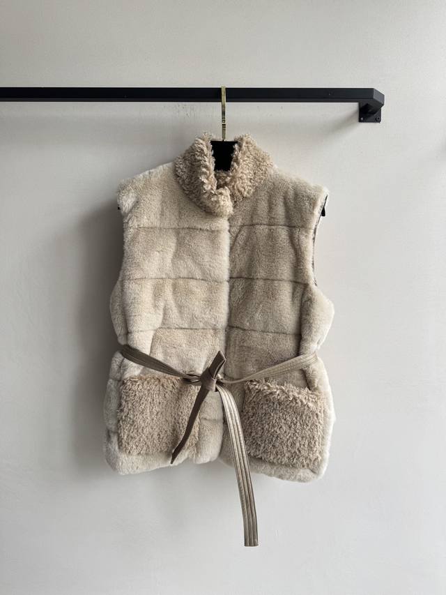 Moncl** Moncl 25 Early Fall Collection Furry Down Vest! Made with a plush, lambs