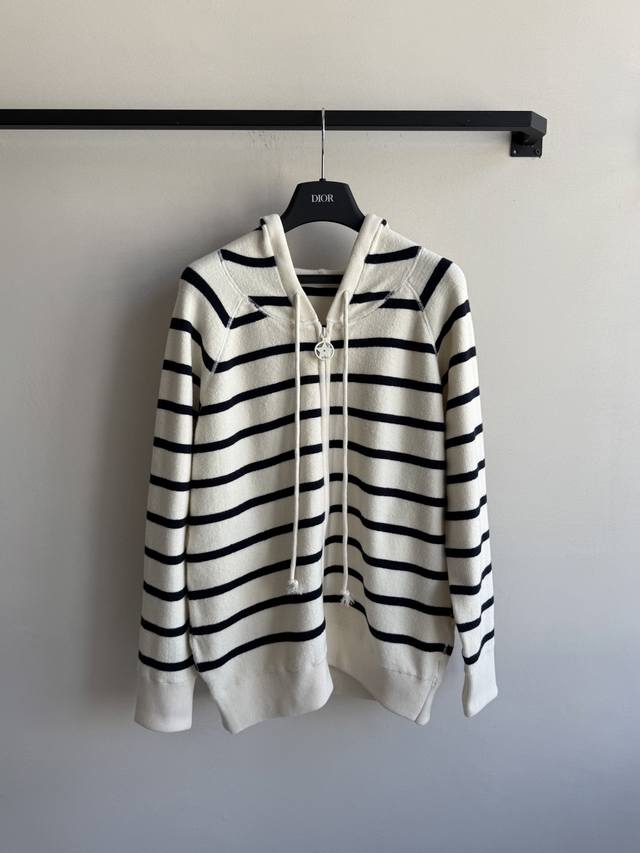 Dio* 25 Early Fall Navy Striped Series Hooded Sweatshirt Jacket. Classic black a