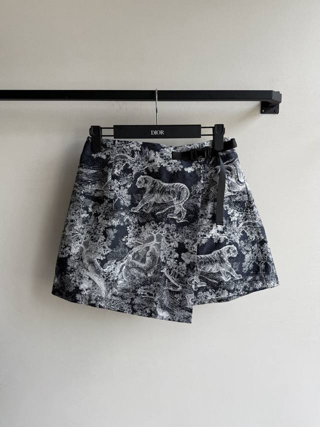 Dio* The Sauvage print collection, from the Dioriviera limited edition collectio