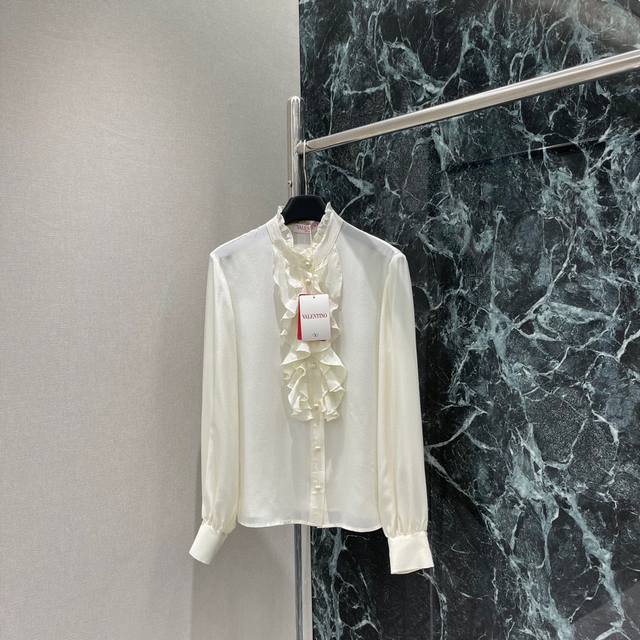 Val Warren ruffled long-sleeved shirt with ruffled lace design on the chest and
