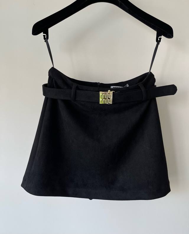 Miumi* The new gold buckle letter belt skirt is made of customized imported sued