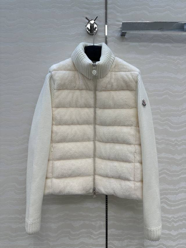 Down jacket featured in our original quality Mo fall and winter must-have wool