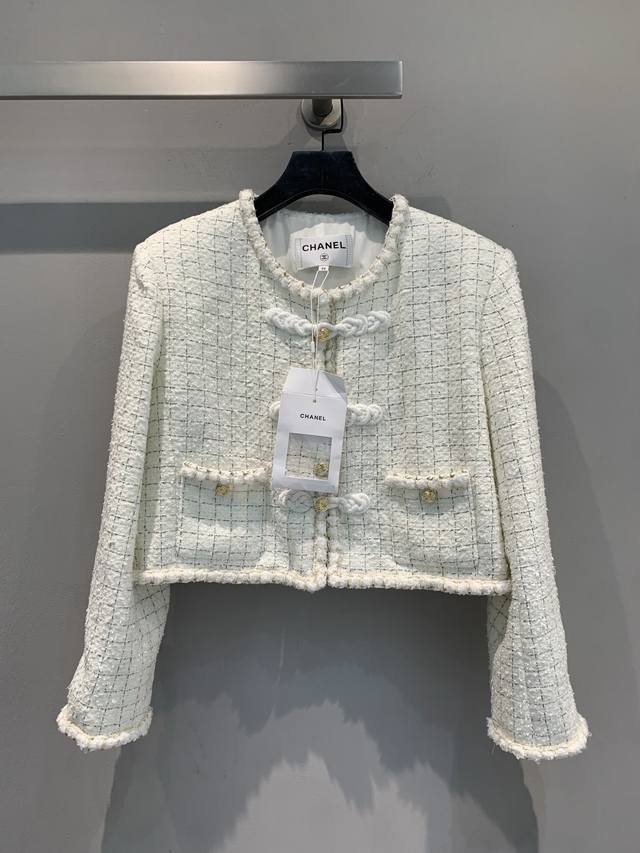 Originally developed by C-brand for the 2025 Early Fall collection, this short,