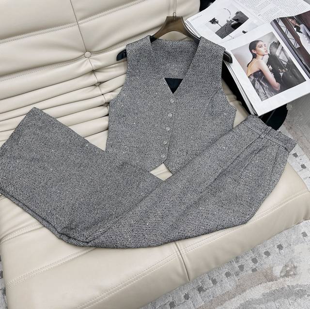 New spring and summer sequin vest set, elegant style, V-neck small top and high