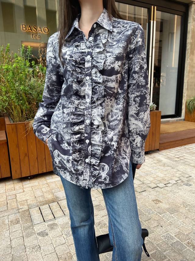 New 2025Dio* Autumn and Winter new animal print long-sleeved shirt, interpretin