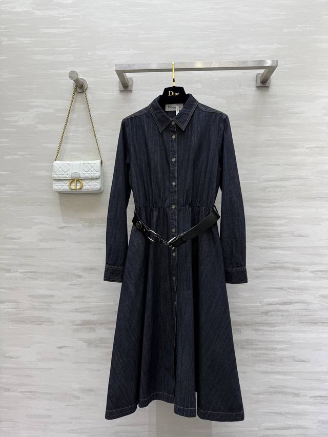 Dio2's new early autumn denim dress is custom-made in denim material with a retr