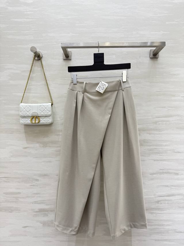 Loew2's new autumn and winter irregular wide-leg pants are another versatile and