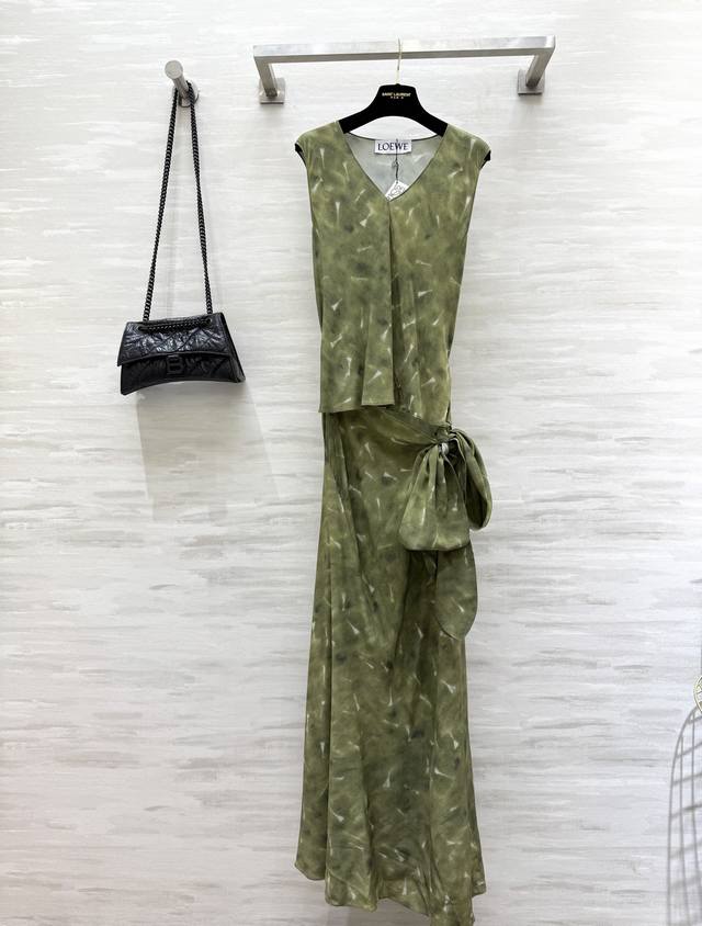 Loew2 Resort Series Silk V-Neck Maxi Dress High Quality Customized Spot First Re
