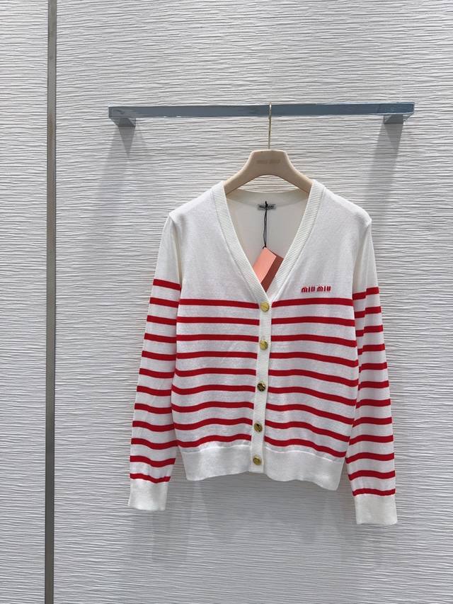 Miu Mi* 2025Fw new classic cardigan sweater made from 100% virgin wool for a sof
