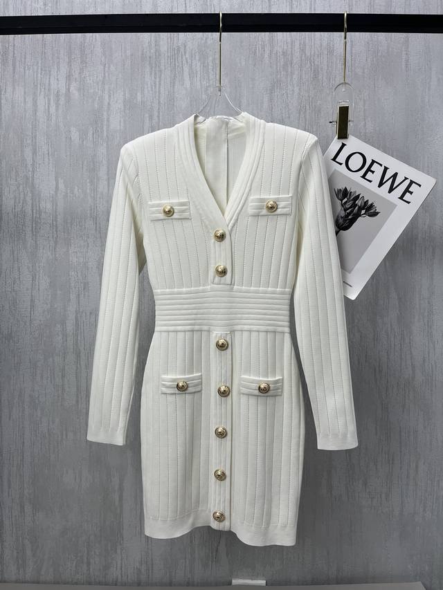 2025 Early Autumn New B V-neck Gold Button Jacquard Skirt Size: S- L