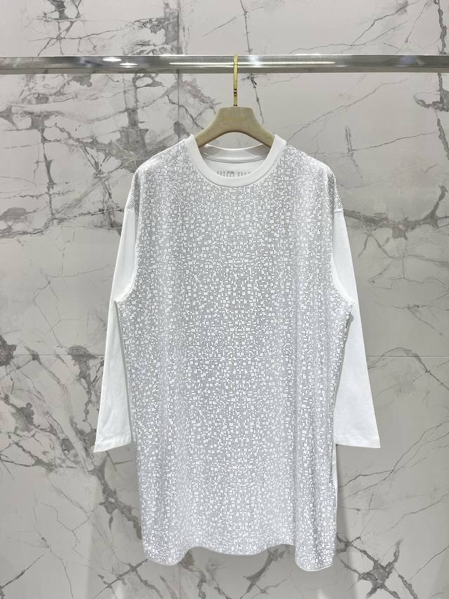 Miu Miu Women's Round Neck Sequined Long-Sleeved Pullover Dress This round-neck,