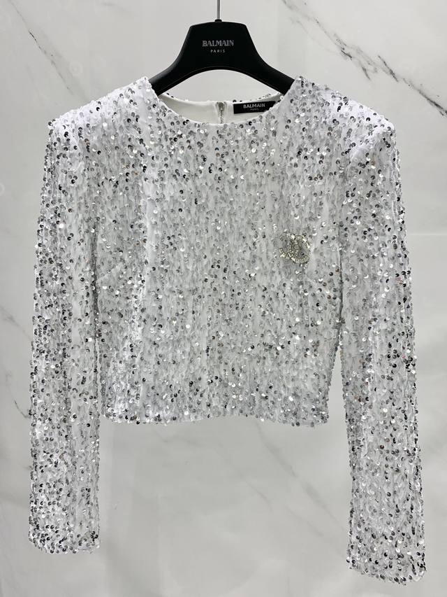 Barr's sequined velvet top Exclusive first release 3D tailoring highlights the